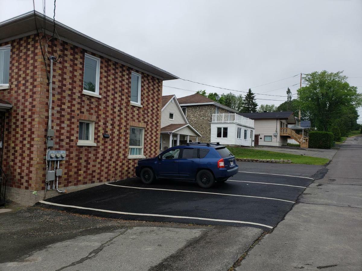 Cozy Quiet Place Next To Hwy Smart Tv+Wifi+Netflix Edmundston Exteriér fotografie